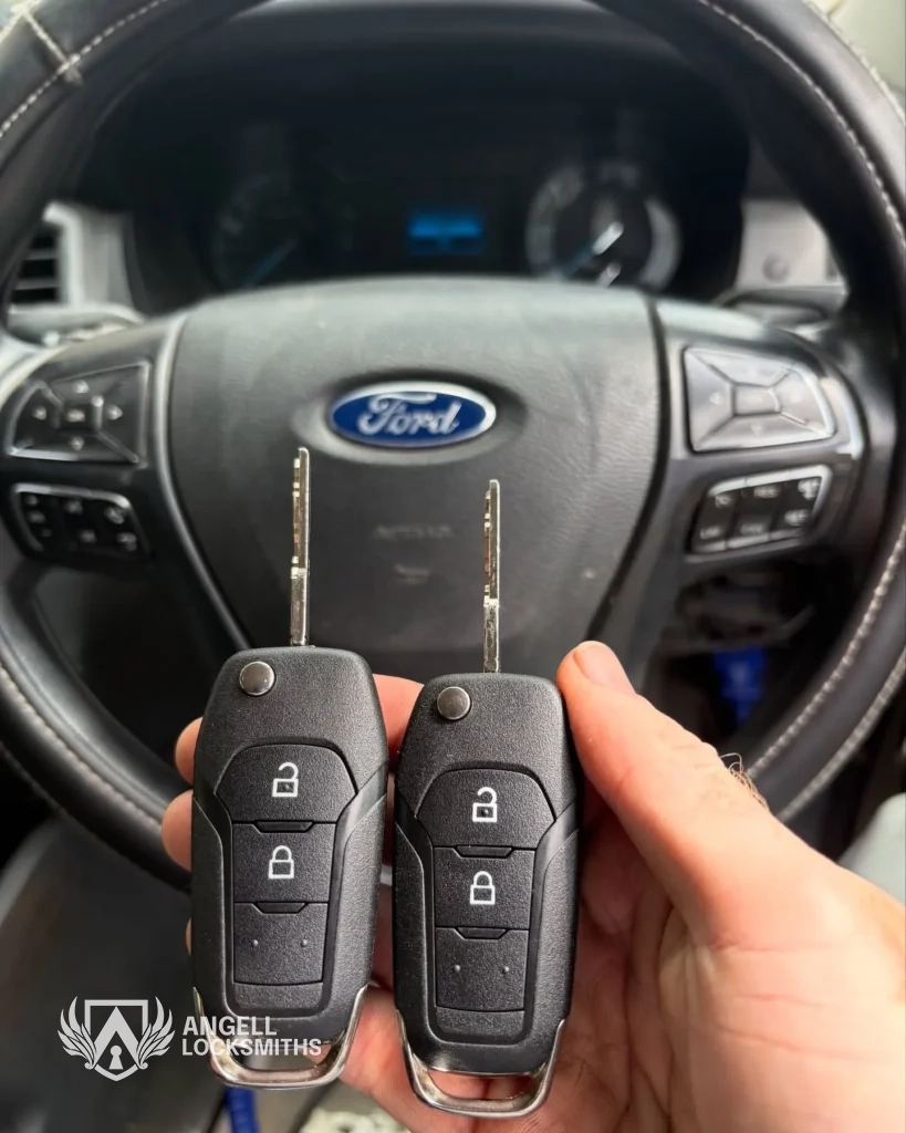 automotive-locksmiths-services-819x1024